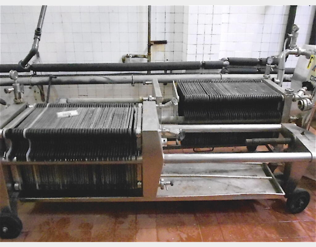Filtre à plaques