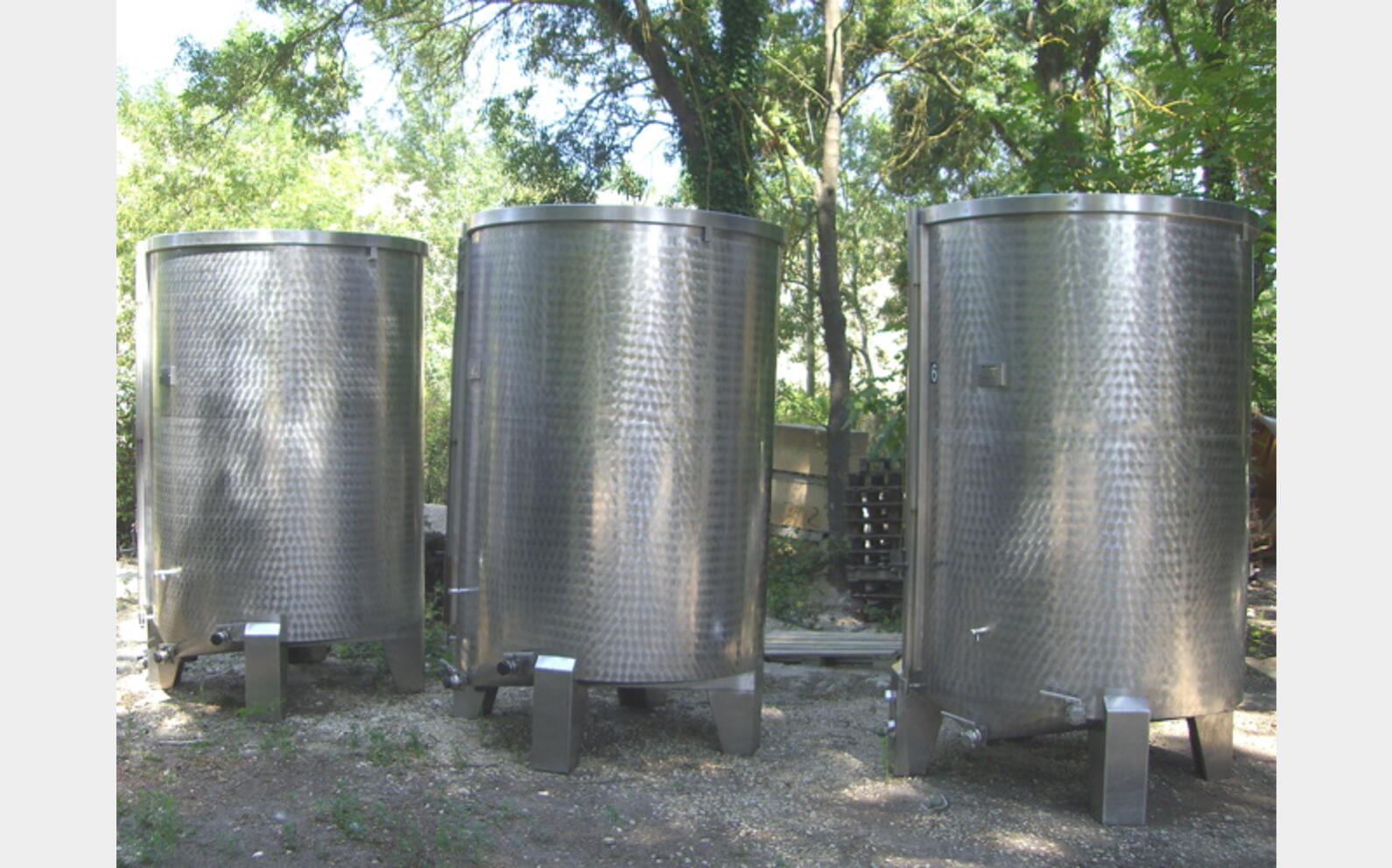 CUVE INOX 316 DE  50 HLS A FOND MOBILE Marque : GIROUX Volume : 5.000 litres (50 hls)