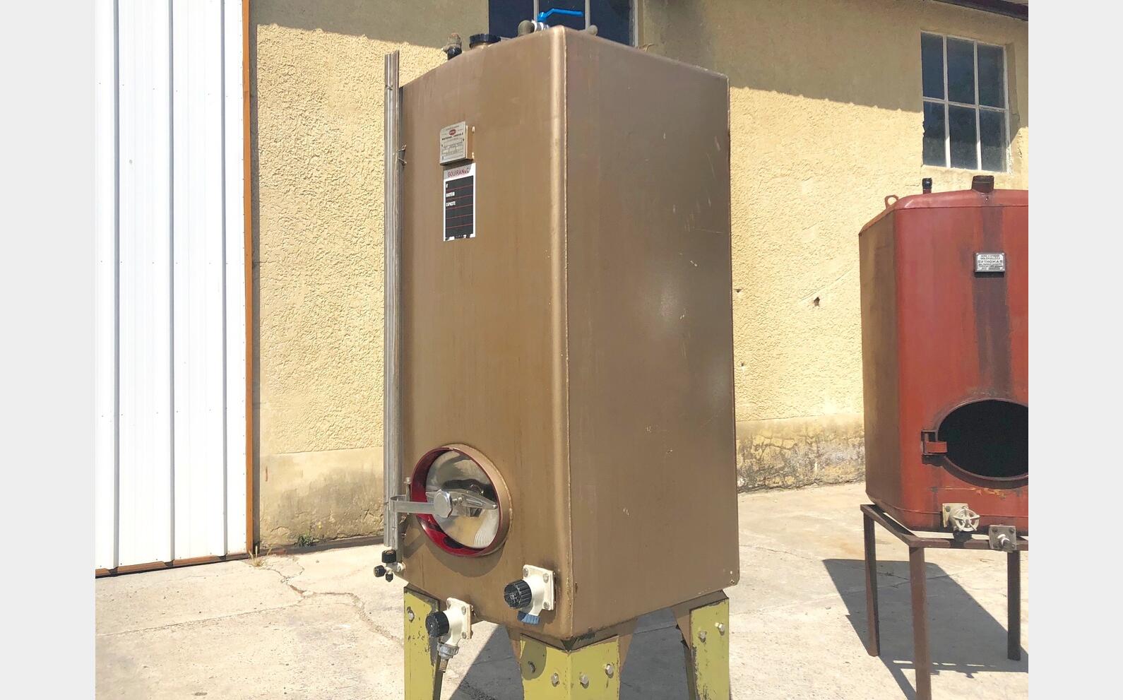Cuve stockage acier