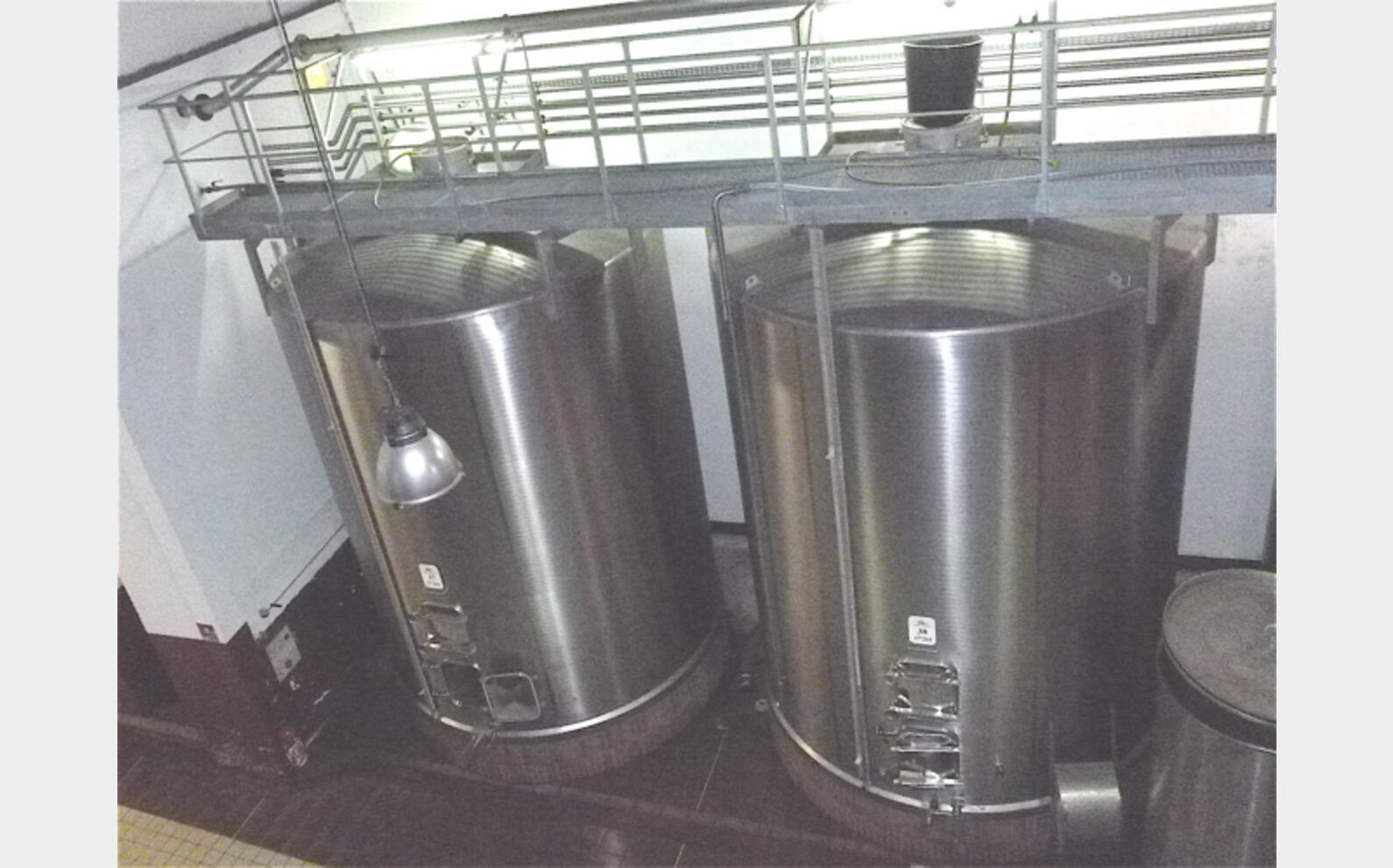 Cuve de stockage INOX Volume : 37200 litres (372 hls)