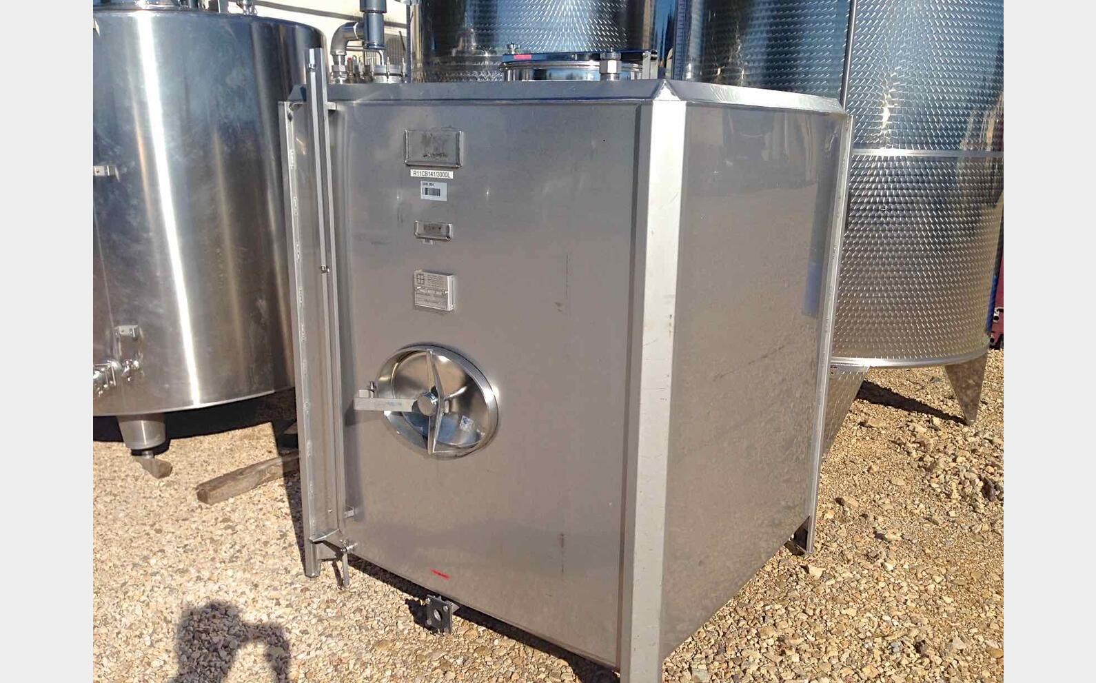 Cuve inox de stockage parall&eacute;l&eacute;pip&egrave;dique Marque CITA