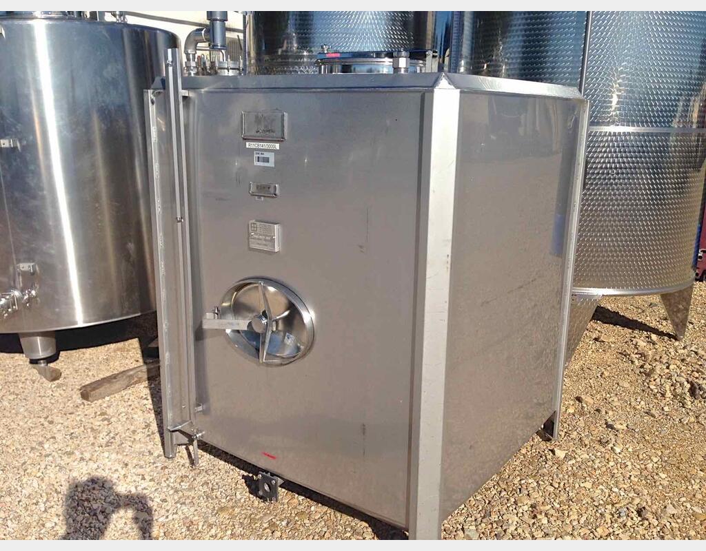 Cuve inox de stockage parall&eacute;l&eacute;pip&egrave;dique Marque CITA