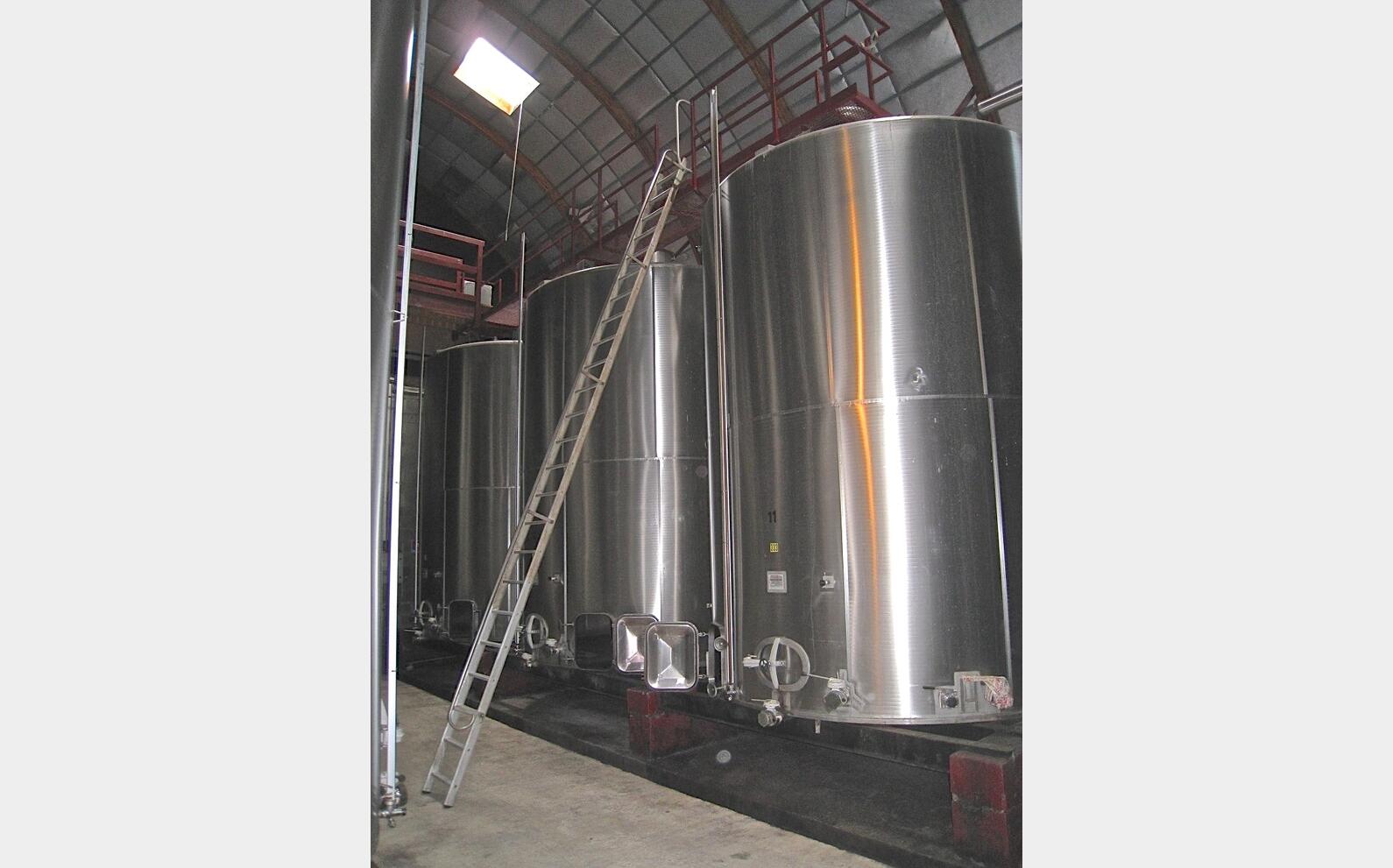 cuve inox cylindrique Volume : 32000 litres (320 hls)