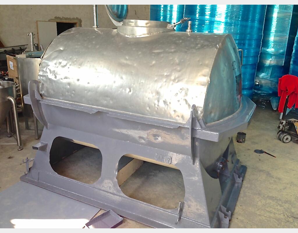 Conteneur INOX 3000 litres - Horizontale , isolé sur chassis acier.