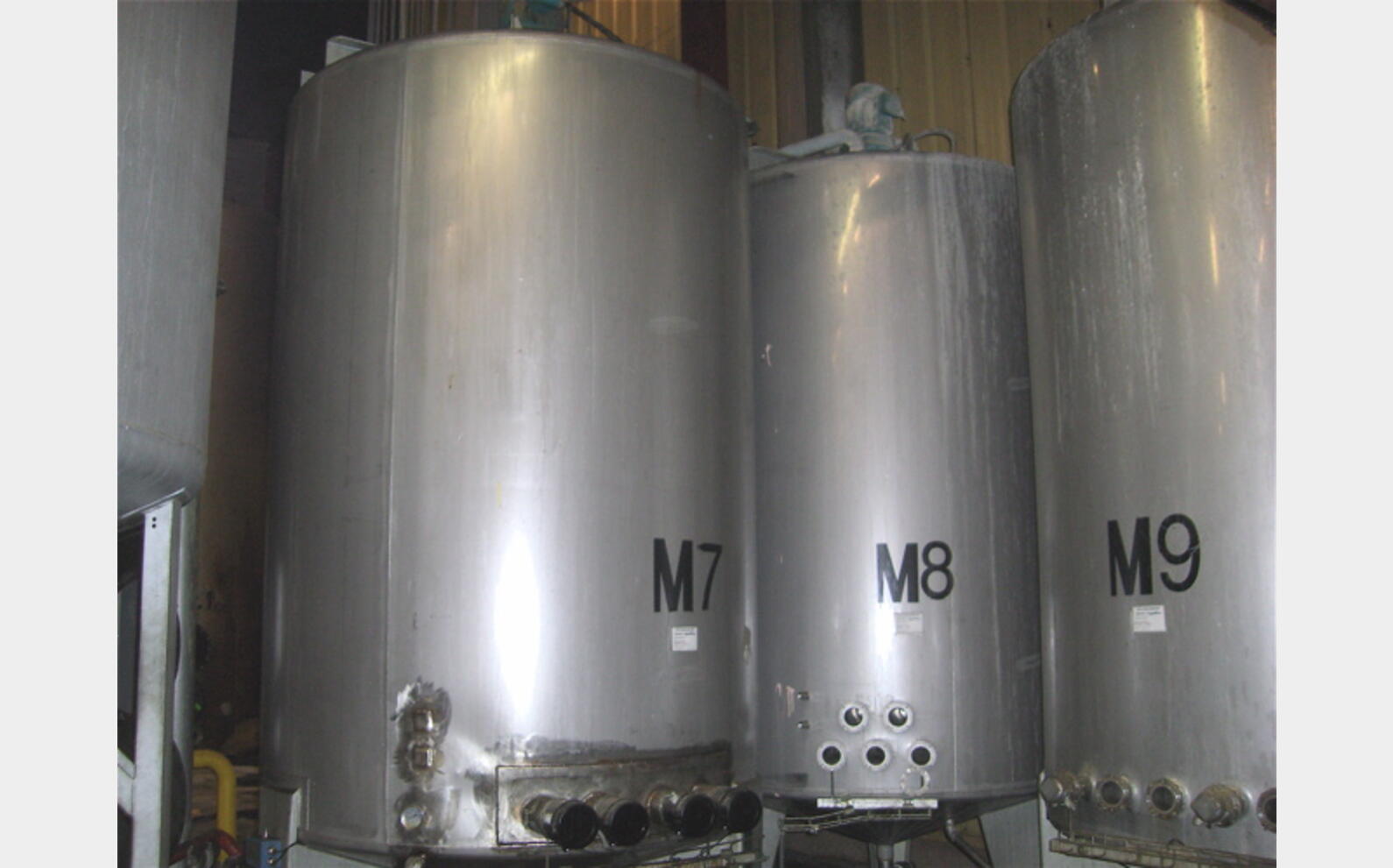 cuve INOX 304 L de 5000 litres marque : FILLAUD. Ann&eacute;e : 2000 Volume : 5.000 litres