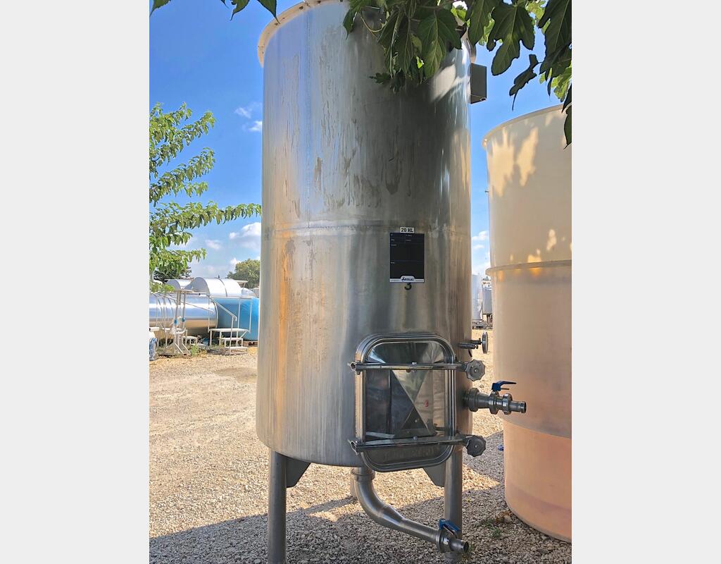 Cuve inox &agrave; chapeau flottant
