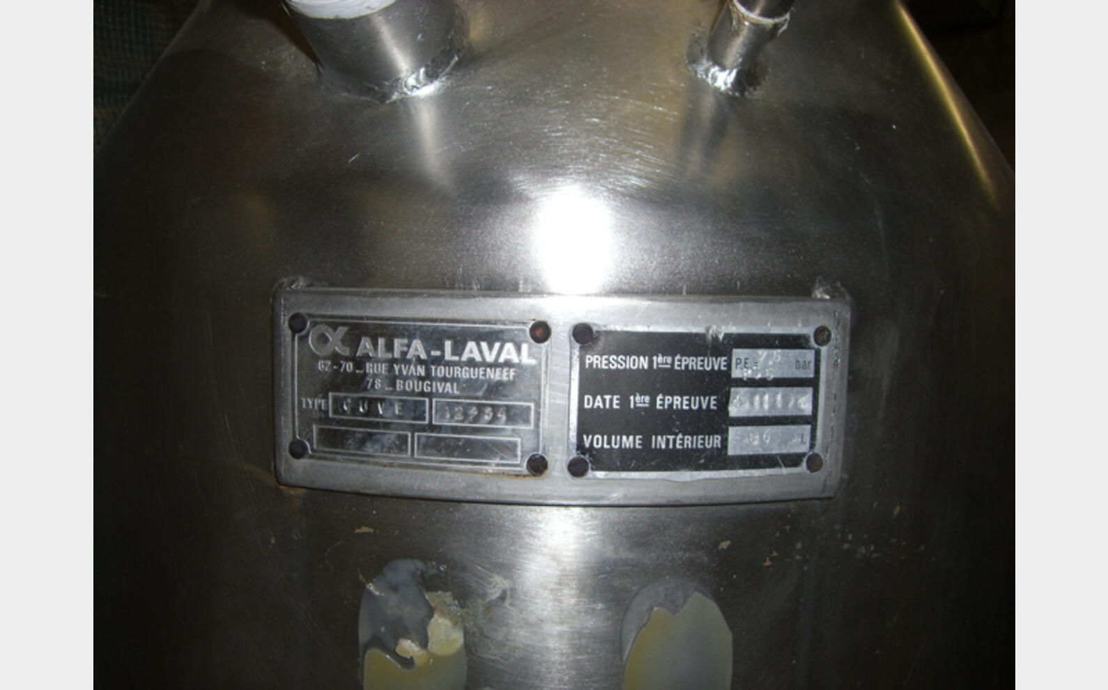 cuve de stockage INOX Volume : 50 litres Vinicole. Marque : ALFA LAVAL
