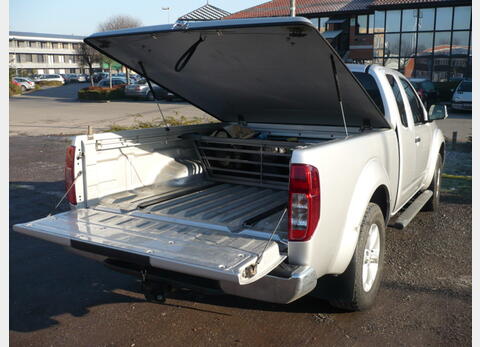 Nissan Navara pack connect et tonneau cover Ann&eacute;e 2009, 40.017 kms
