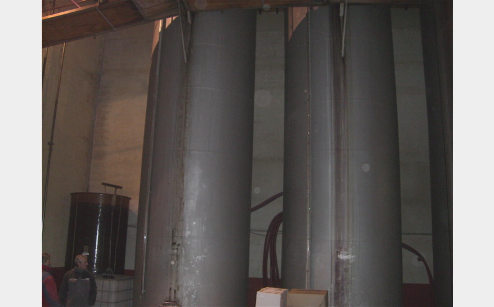 Cuve acier revetu de 370 hls