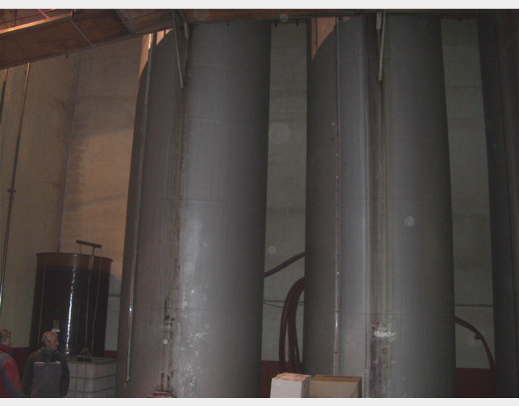 Cuve acier revetu de 370 hls