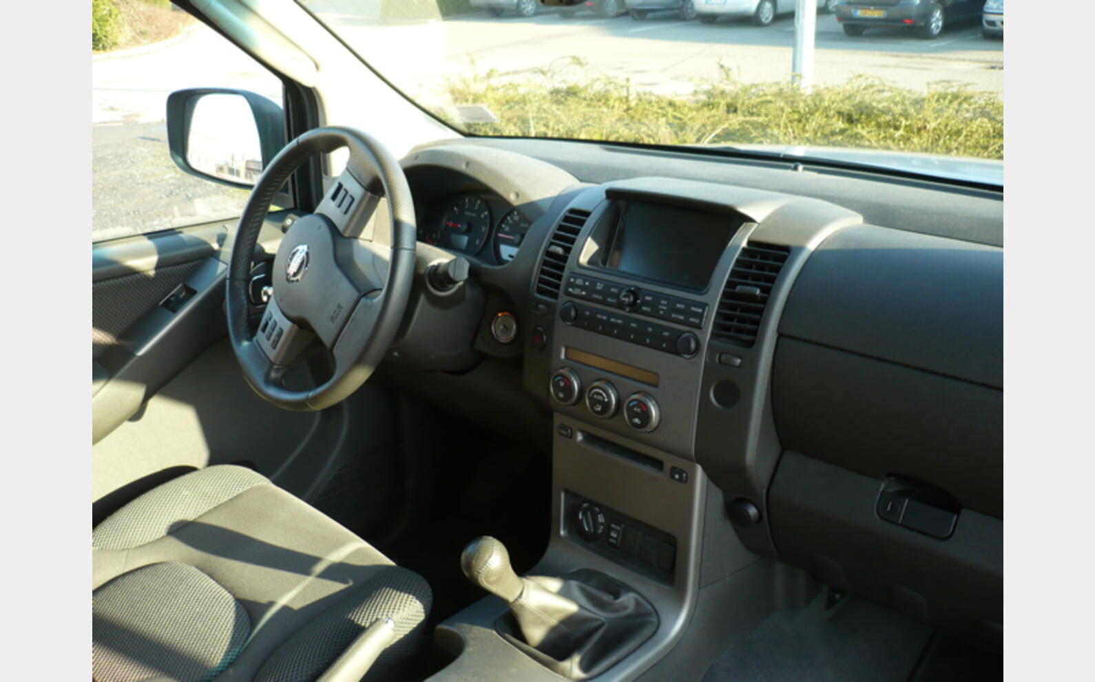 Nissan Navara pack connect et tonneau cover Ann&eacute;e 2009, 40.017 kms