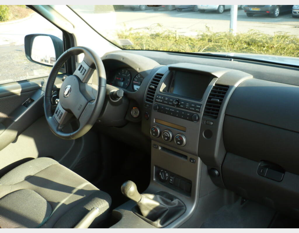 Nissan Navara 2.5 dCi174 King Cab LE - TVA récupérable, pas de TVS