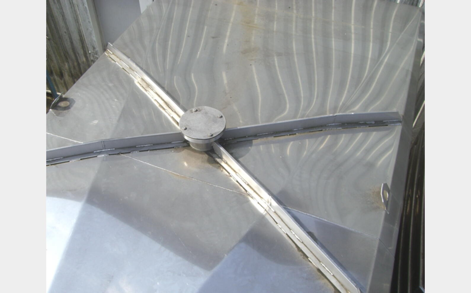 Cuve parall&eacute;l&eacute;pip&egrave;dique INOX 316L
