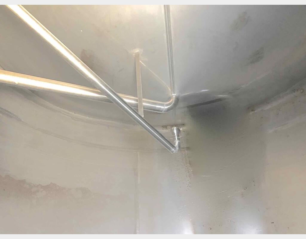Cuve inox 316L cylindrique verticale Compartiment&eacute;e : 150 hls + 240 hls