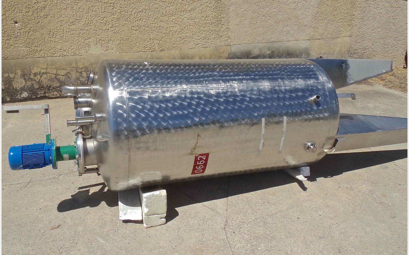 Cuve inox agit&eacute;e
