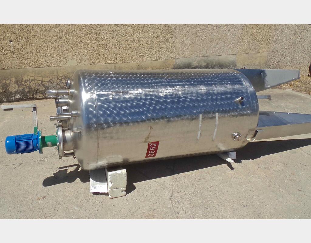 Cuve inox agitée  - Volume : 1300 litres