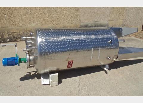 Cuve inox agit&eacute;e
