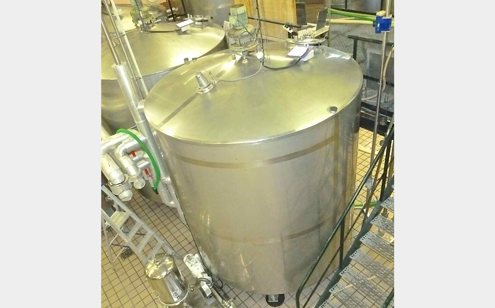 Cuve inox de m&eacute;lange isol&eacute;e circulation forc&eacute;e Agroalimentaire Volume : 130 HL (13000 litres)