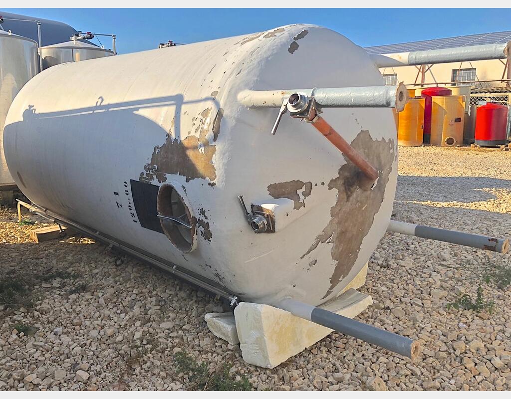 Cuve fibre - Fond bomb&eacute; - Sur pieds 129 HL (12 900 litres)