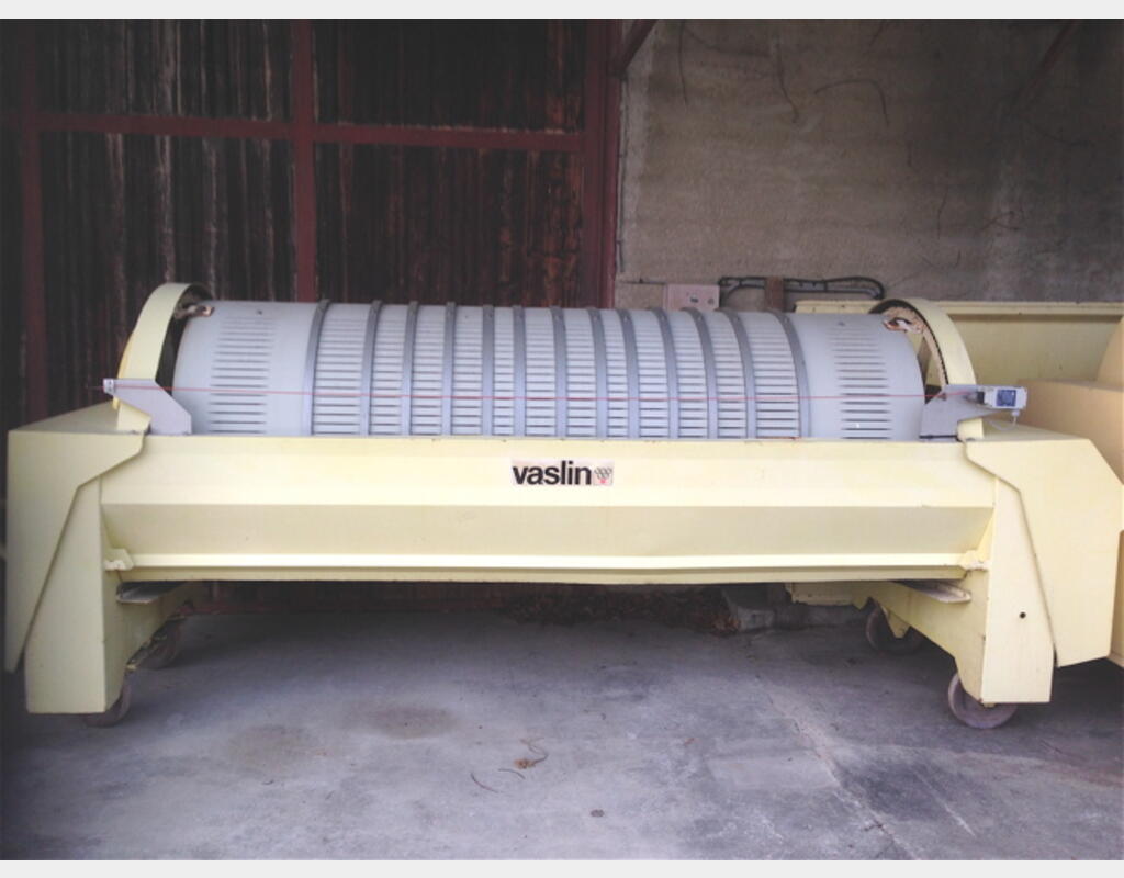 Pressoir Vaslin cage fibre 15 hls - sur roues