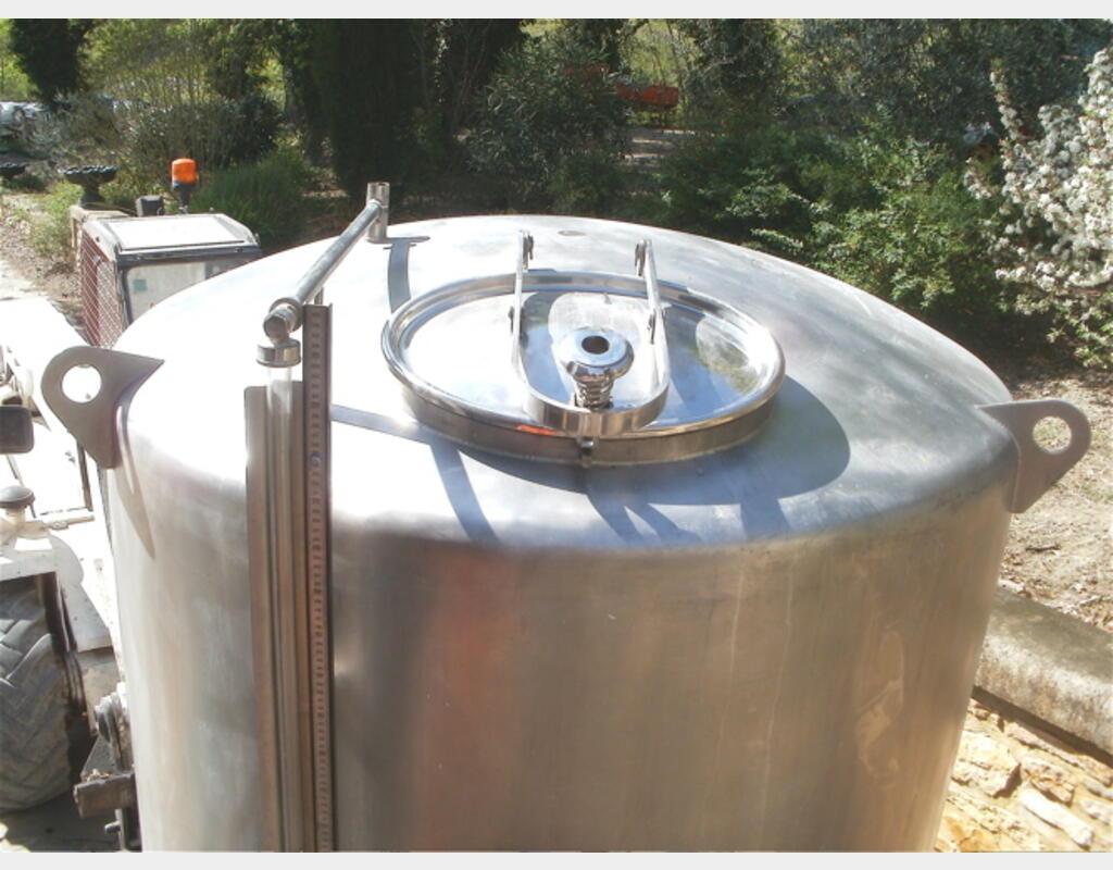 Cuve inox cylindrique verticale - Volume : 3000 litres