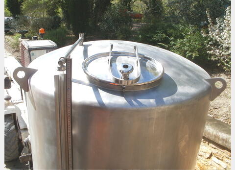 Cuve inox cylindrique verticale - Volume : 3000 litres