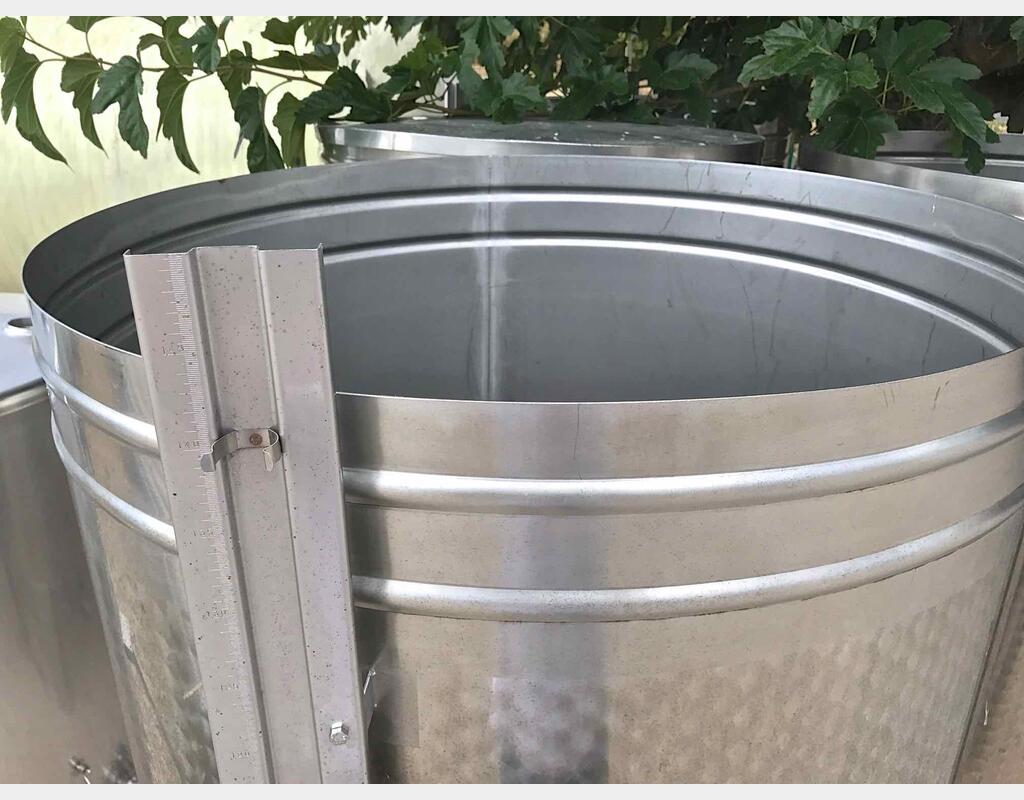 Cuve Inox cylindrique verticale - de 950 Litres