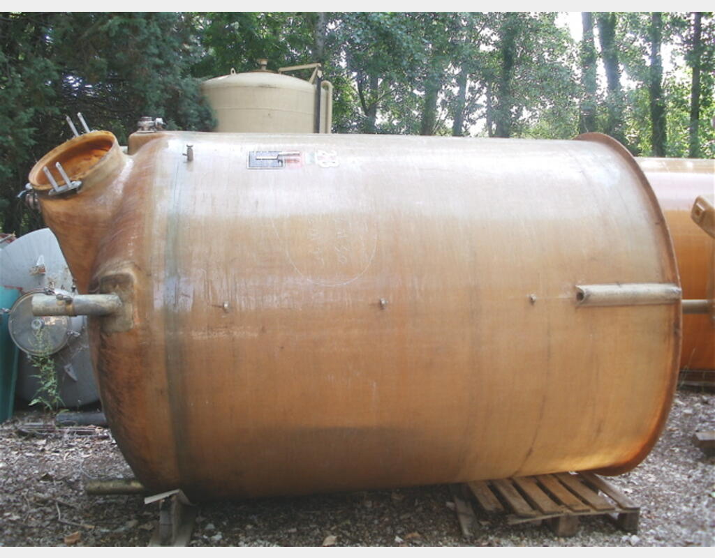 Cuve polyester chapeau flottant