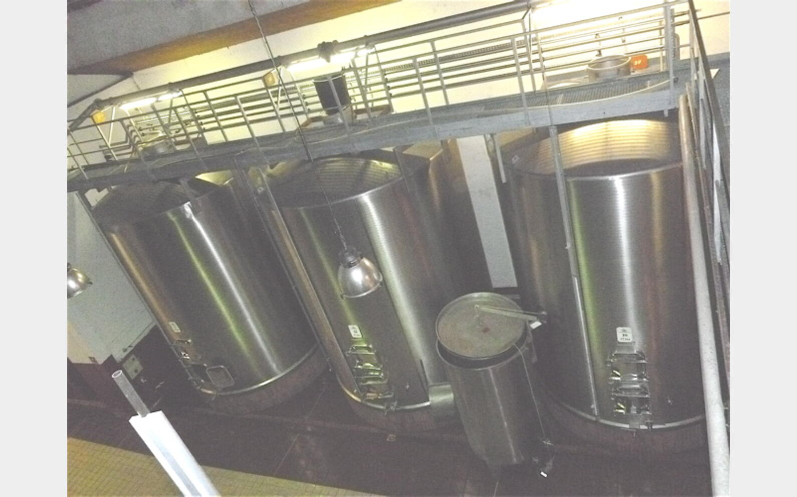Cuve de stockage INOX Volume : 37200 litres (372 hls)