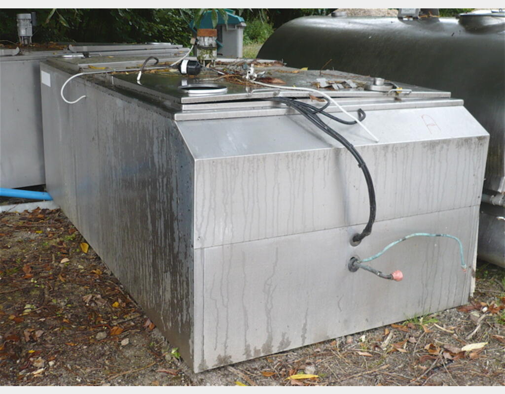 Tank &agrave; lait INOX 304 Volume : 2.300 litres