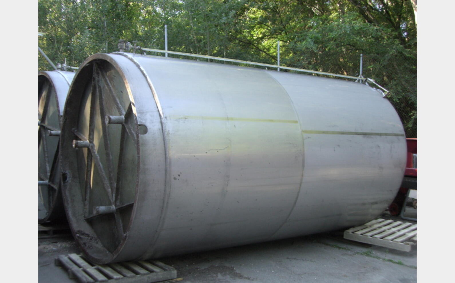 cuve stockage INOX 316 POURTOUR EN BAS DE CUVE