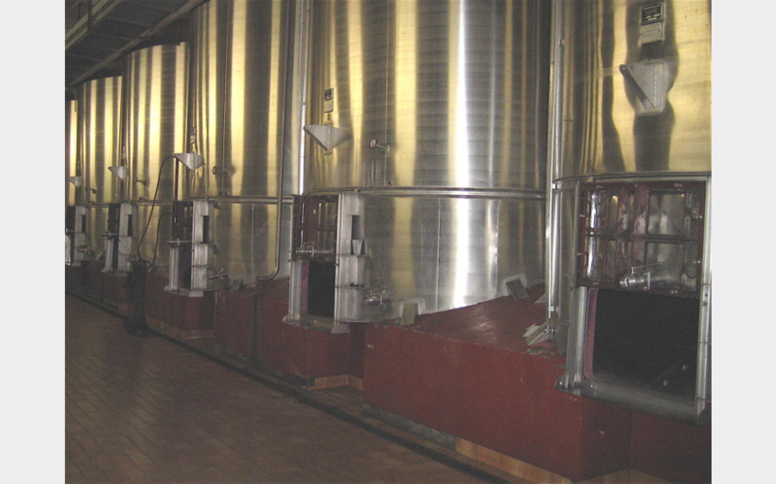 cuve vinification INOX 304 Volume : 32500 litres (325 hecto)