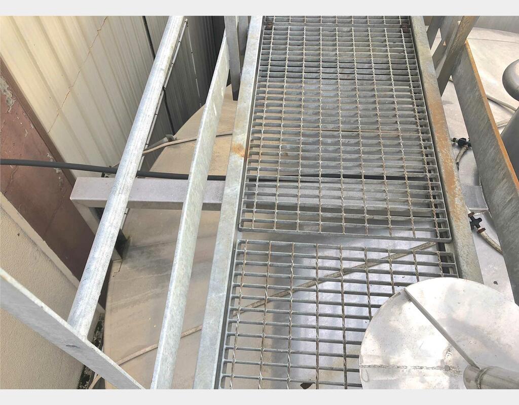 Cuve de stockage inox 304 - Volume : 500 hectos (50000 litres)