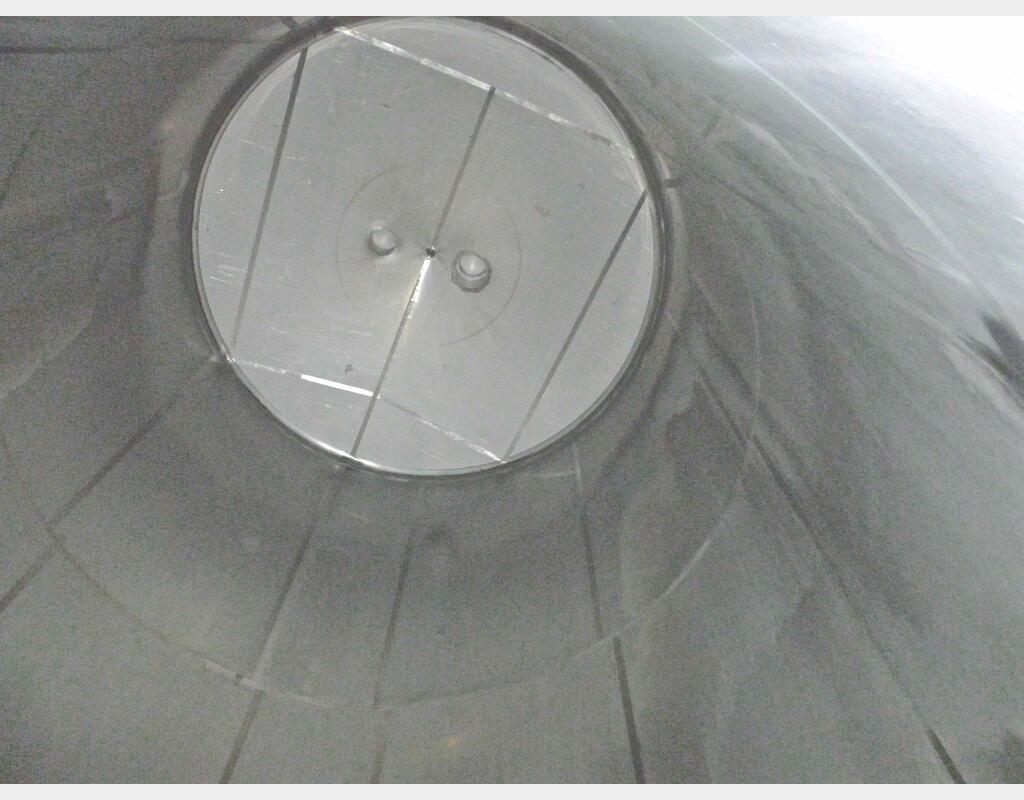 Cuve inox cylindrique verticale agitée - isolée fond plat capacité 1000 hls