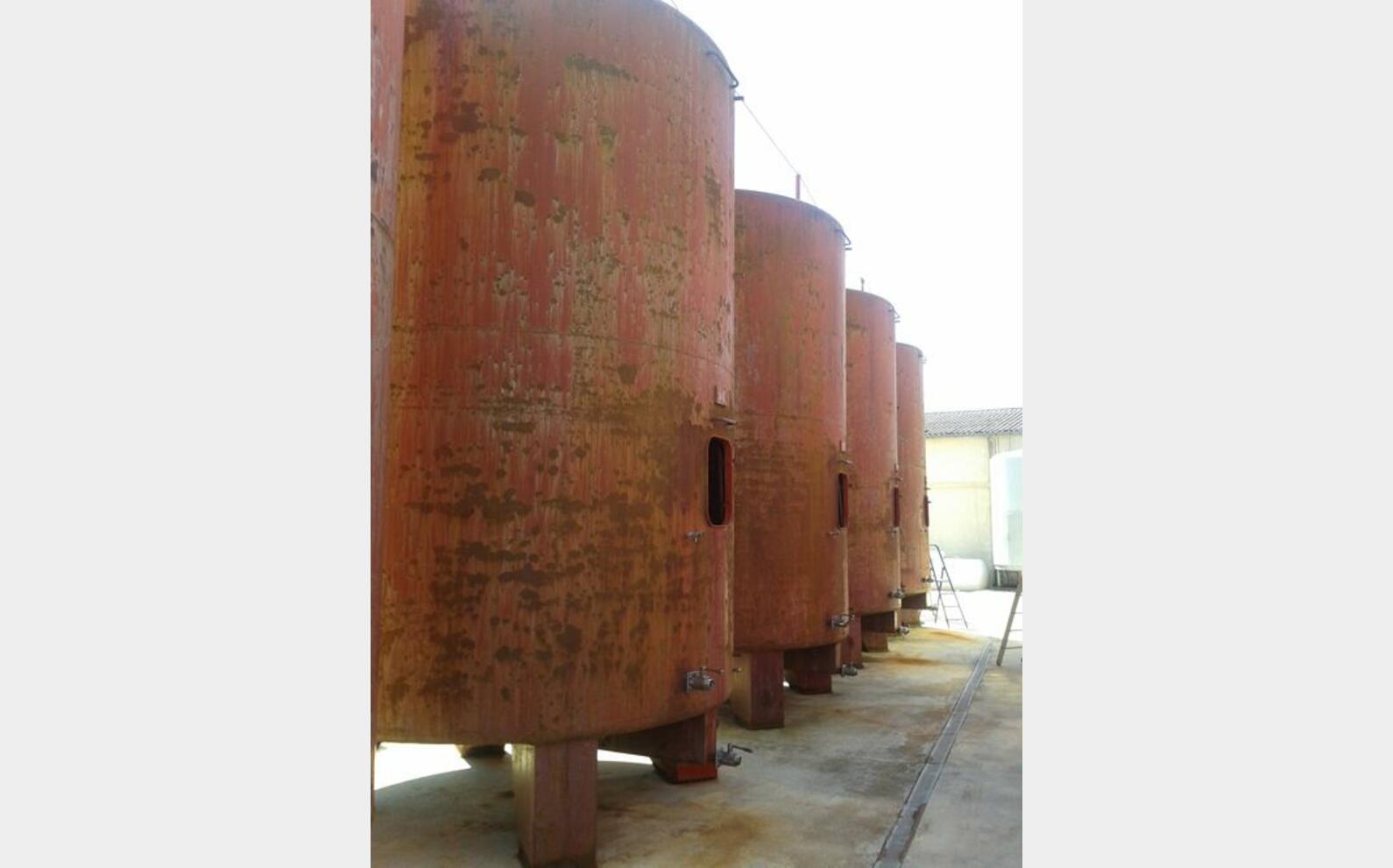 Cuve acier rev&ecirc;tu de 276 hls
