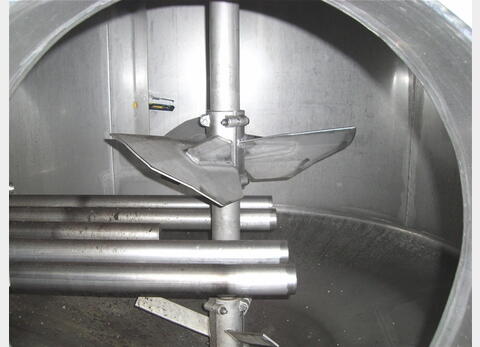 cuve INOX 304 L de 5000 litres marque : FILLAUD. Ann&eacute;e : 2000 Volume : 5.000 litres