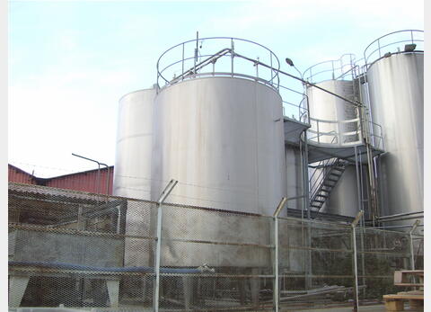 Cuve de stockage verticale de 30 m3 - INOX 304, agitée et isolée