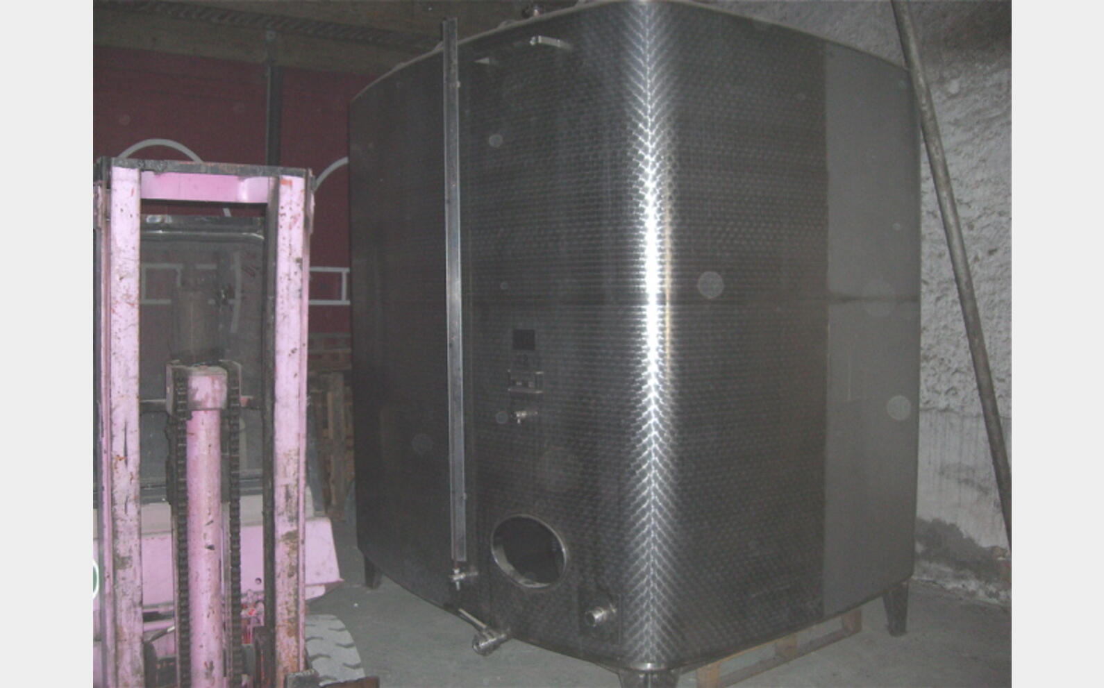cuve stockage INOX 304 Agroalimentaire (vin rouge). Marque : DEFRANCESHI. Ann&eacute;e : 1985.