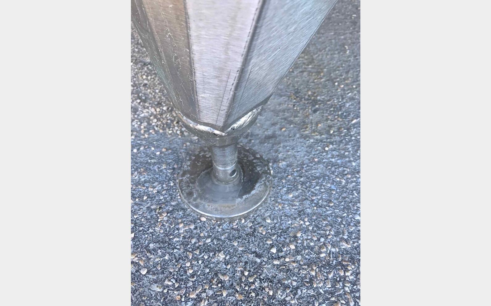 cuve INOX ferm&eacute;e sur pieds de 5300 litres MATERIEL NEUF