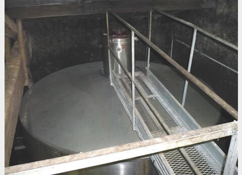 Cuve de stockage/vinification en INOX - Volume : 367 hectos (36700 litres)