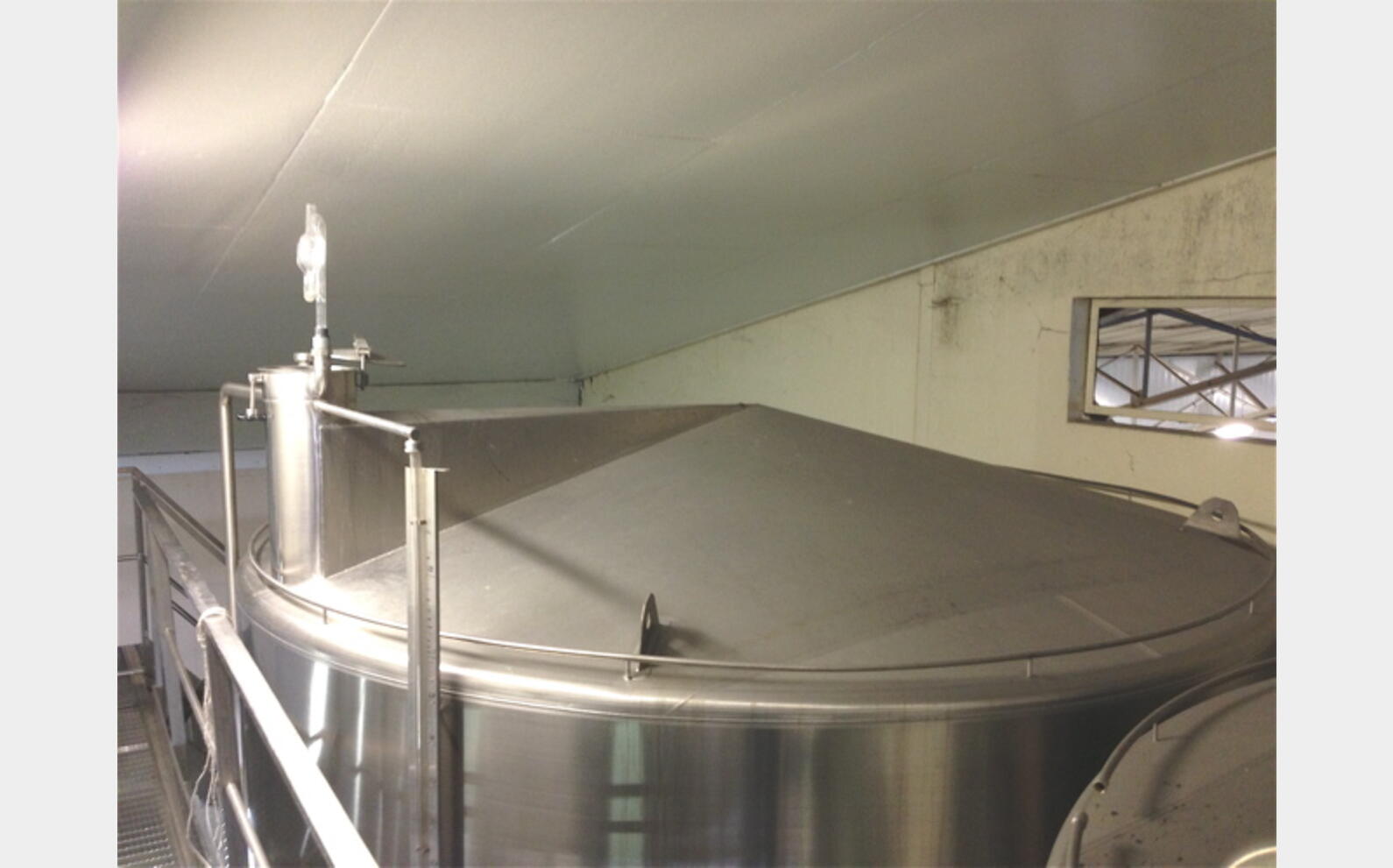 cuve 2 compartiments INOX 316L Volume totale : 786 HLS (78600 litres)