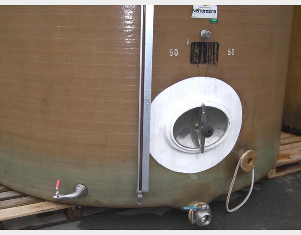 Cuve de stockage en POLYESTER - Volume : 23000 litres (230 hectos)