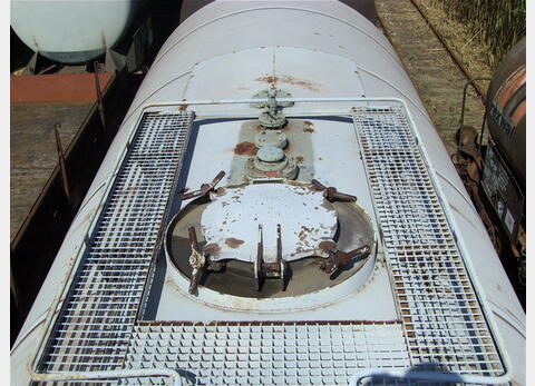 Citernes horizontales sur chassis . 54m3 - Acier revetu , isolation