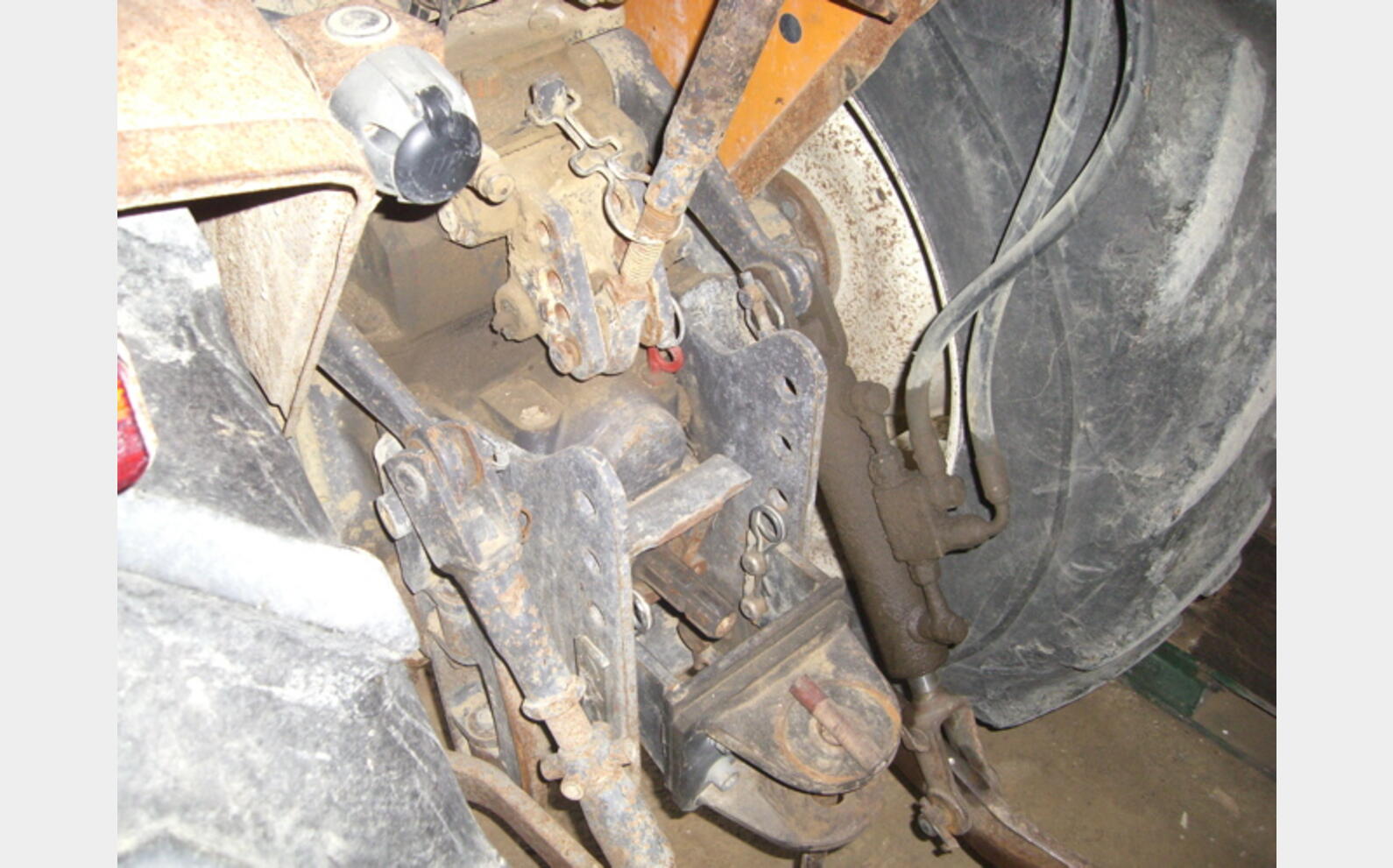 Tracteur RENAULT Ann&eacute;e : 1998