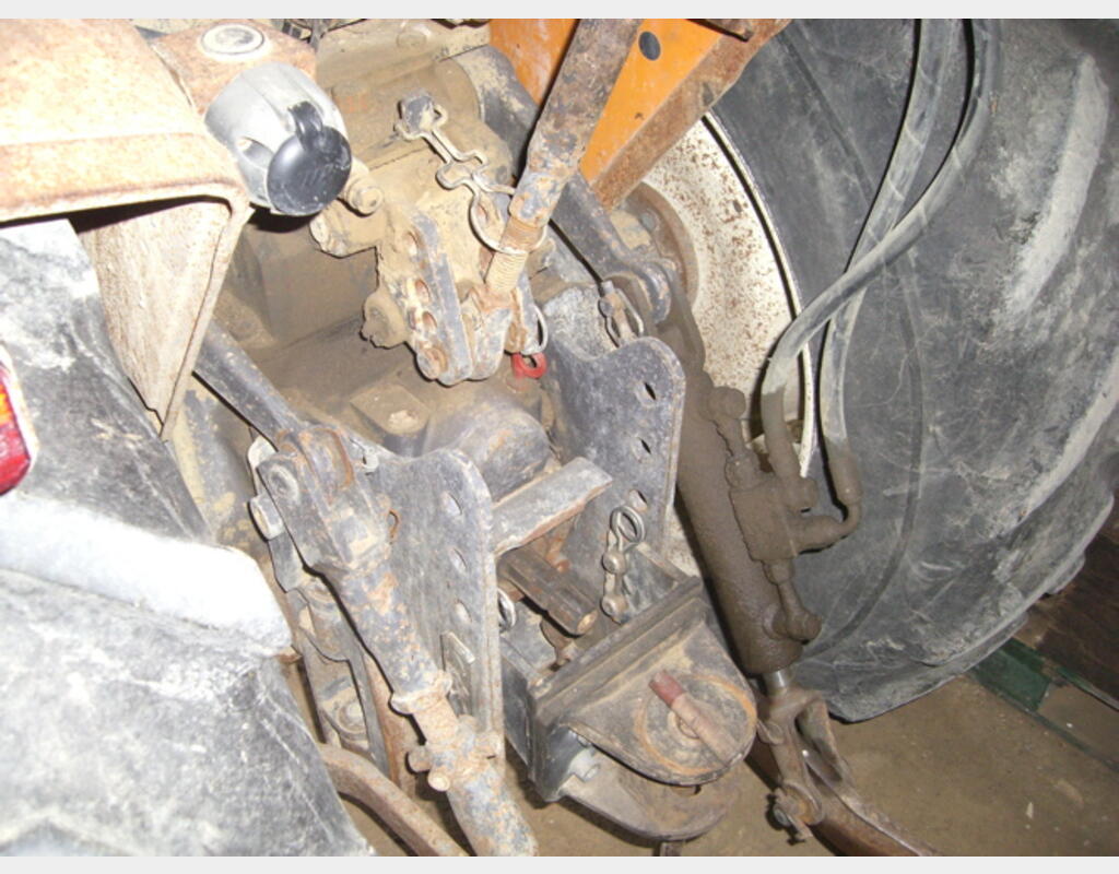 Tracteur RENAULT 80-14 - Type : R3277