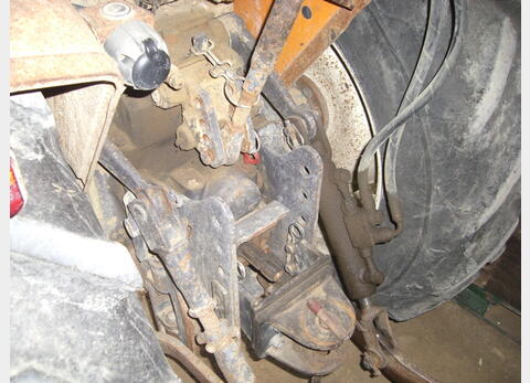 Tracteur RENAULT Ann&eacute;e : 1998