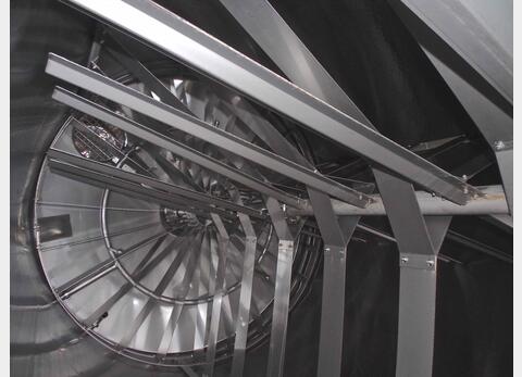 Cuve INOX 316 agit&eacute;e isol&eacute;e avec jacquette Volume : 200 hecto (20.000 litres)