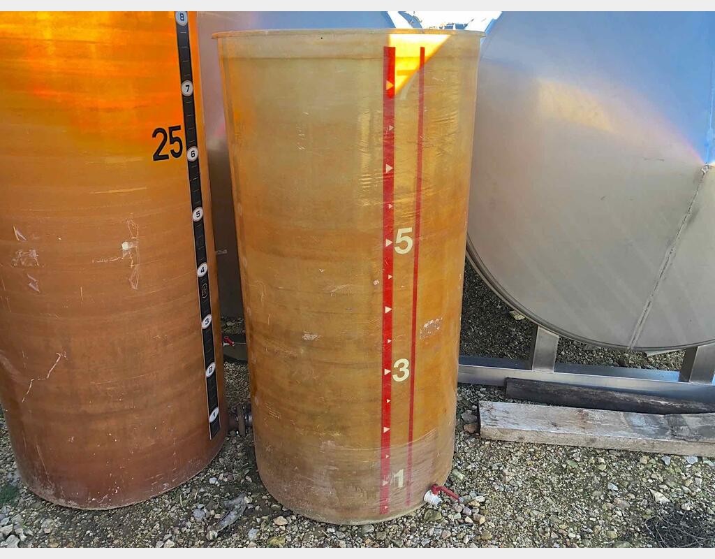 Cuve polyester fond plat - Volume : 7 hls (700 litres)