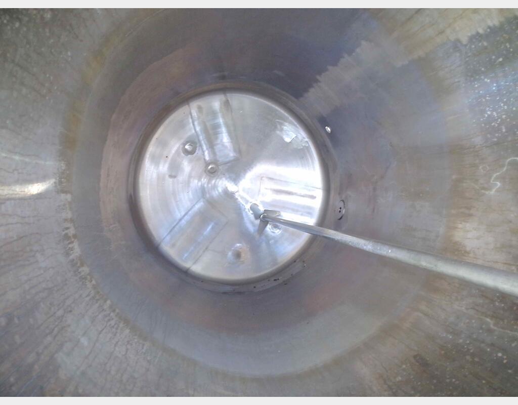Cuve inox agitée  - Volume : 1300 litres