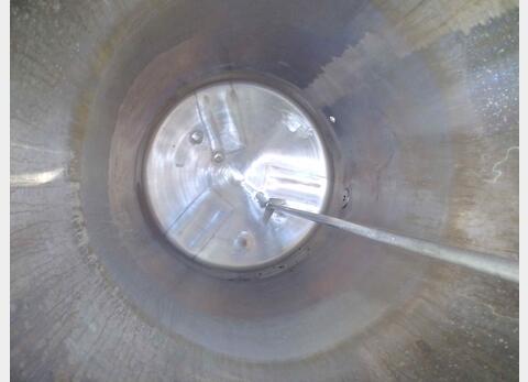 Cuve inox agit&eacute;e
